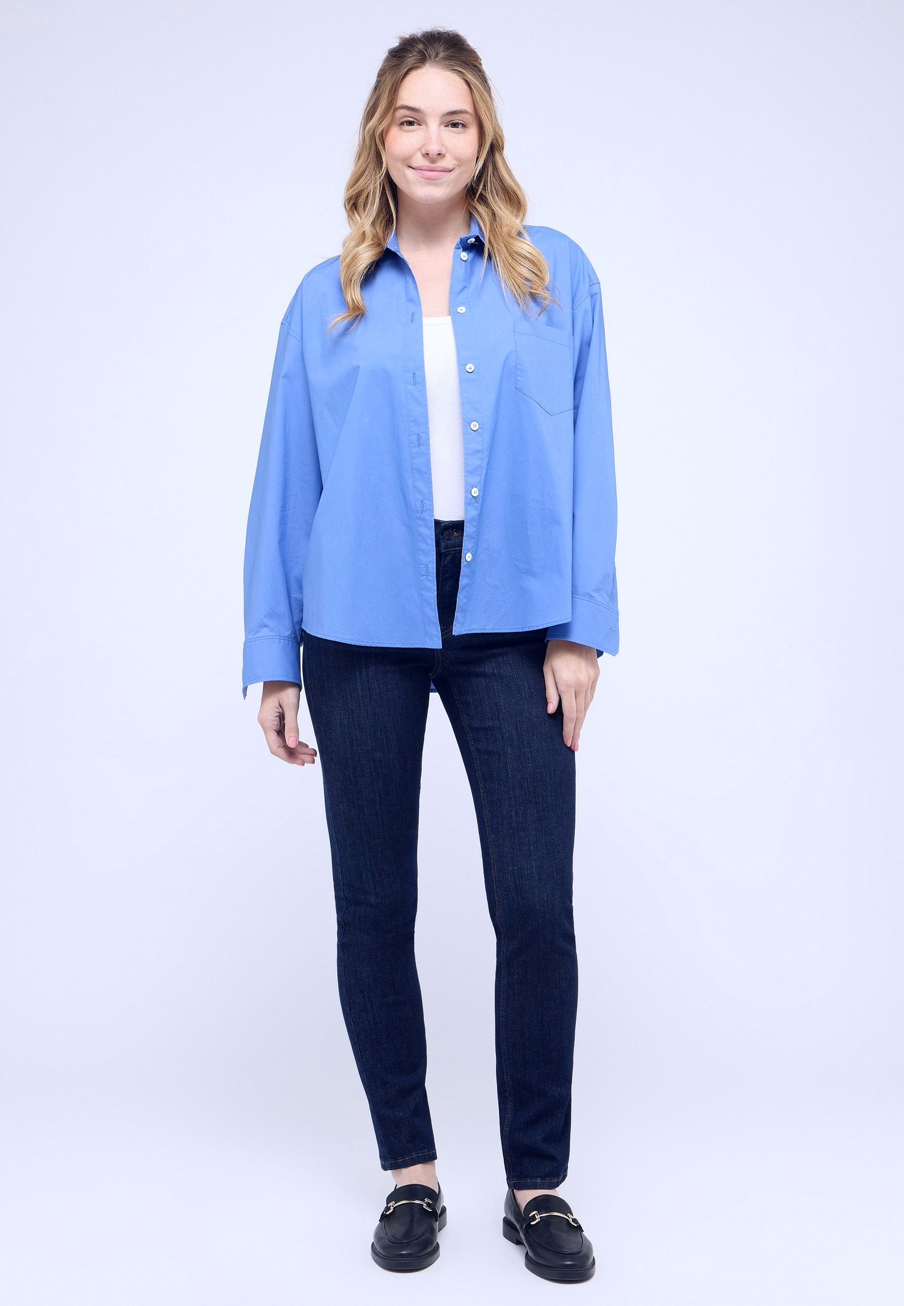 Damenbluse mit Elasthan in Slim Fit – Rückansicht