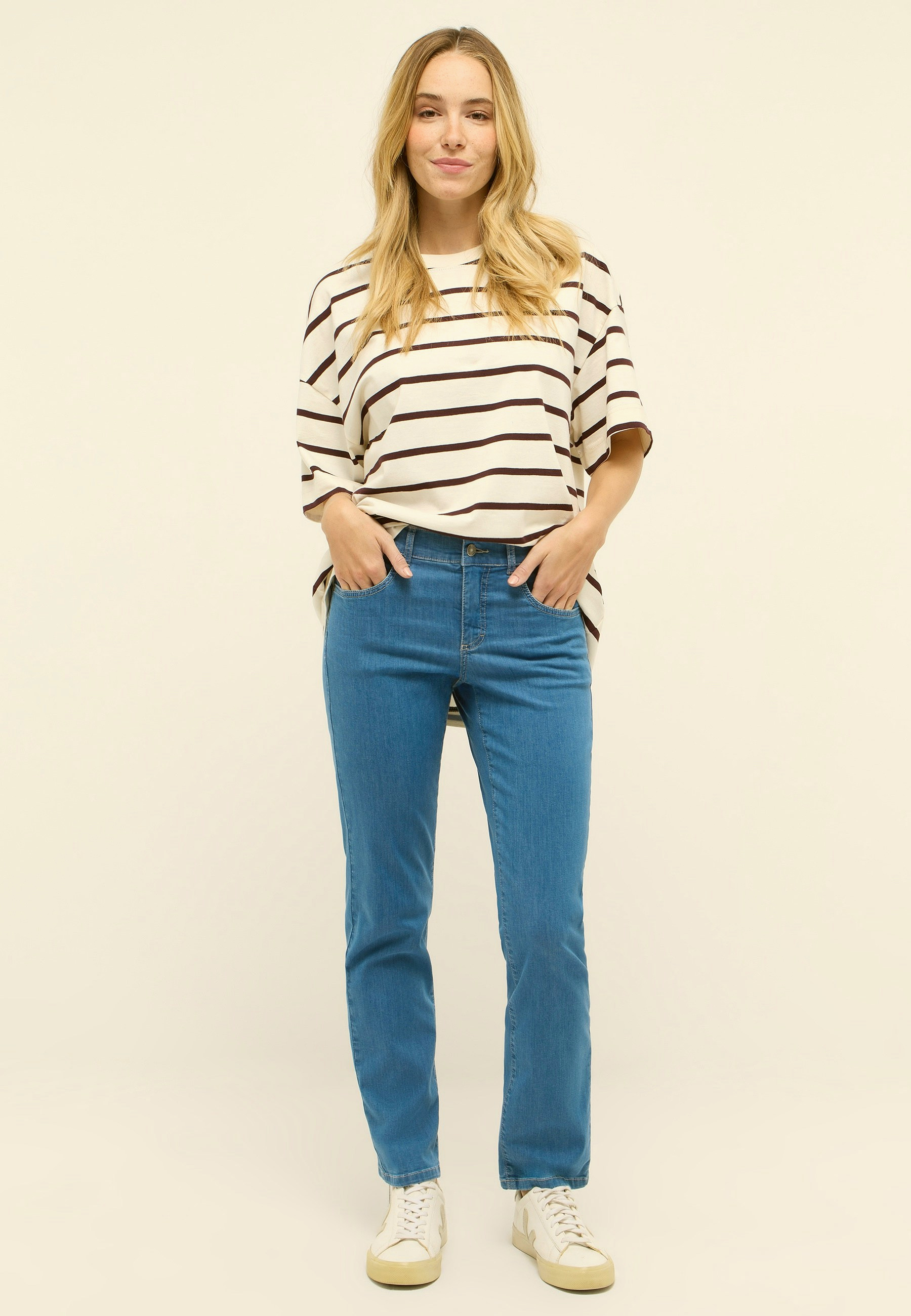 Damen Hose mit Elasthananteil – Rückansicht