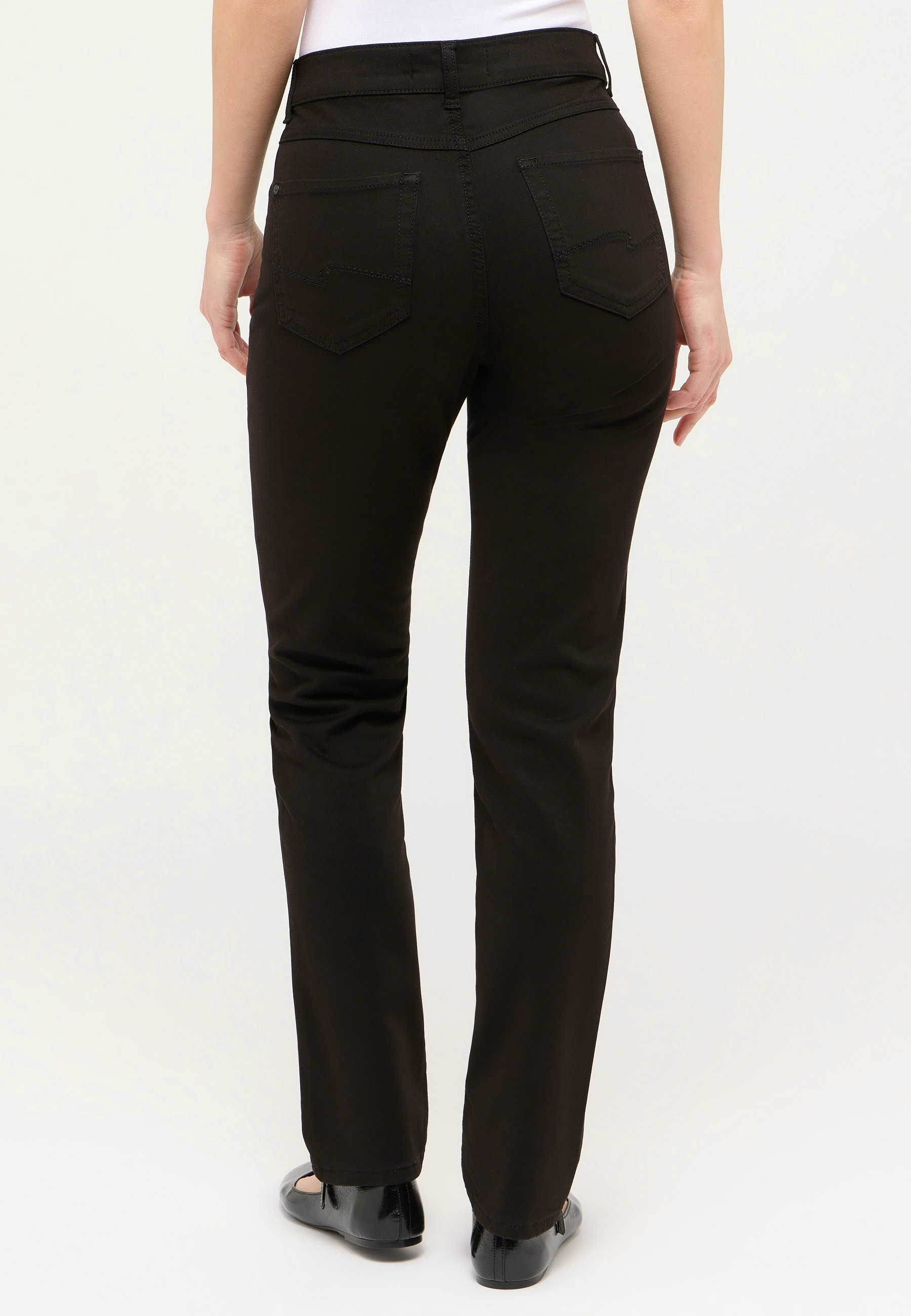 Detail der Tasche einer Slim Fit Hose aus Lyocell und Baumwolle