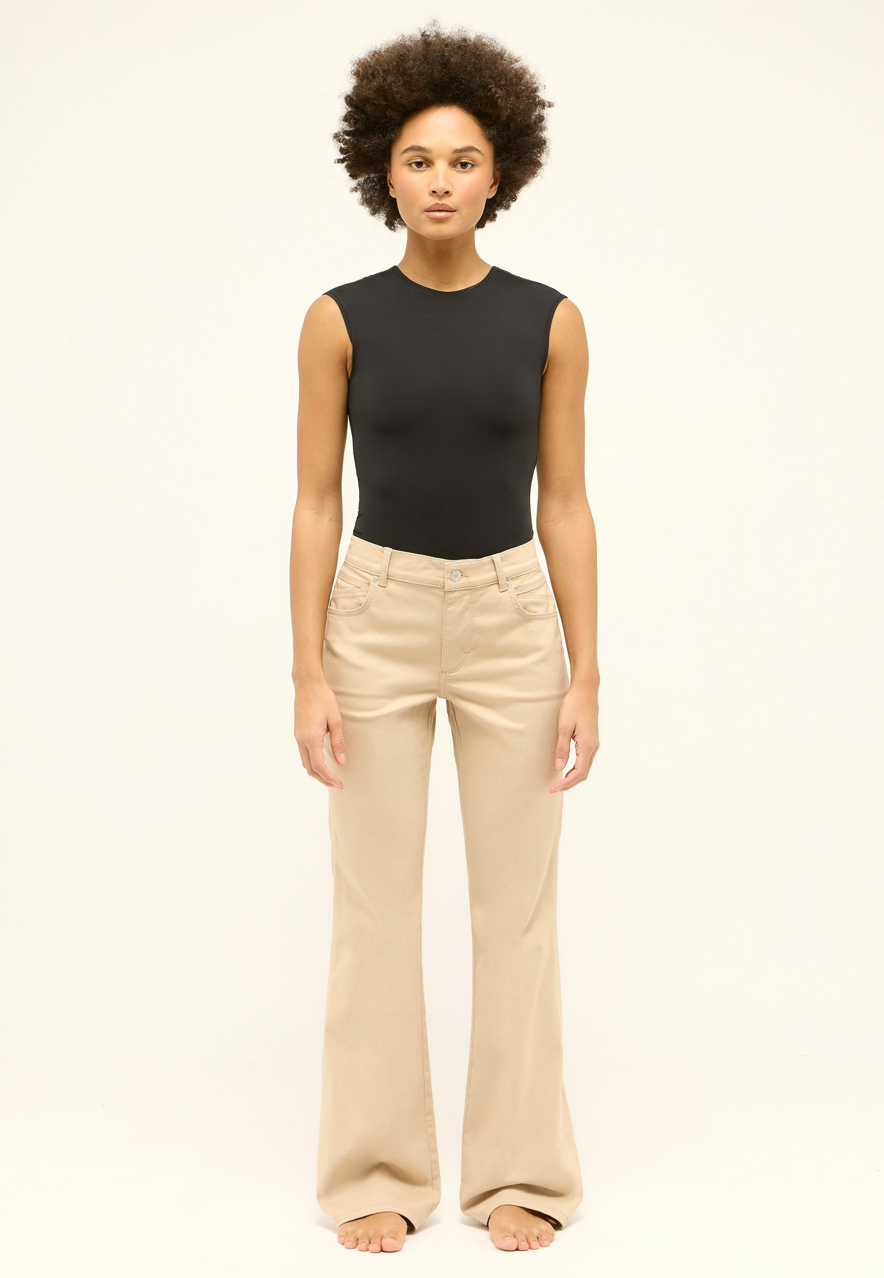 Hose mit Elasthananteil in Slim Fit – Rückansicht
