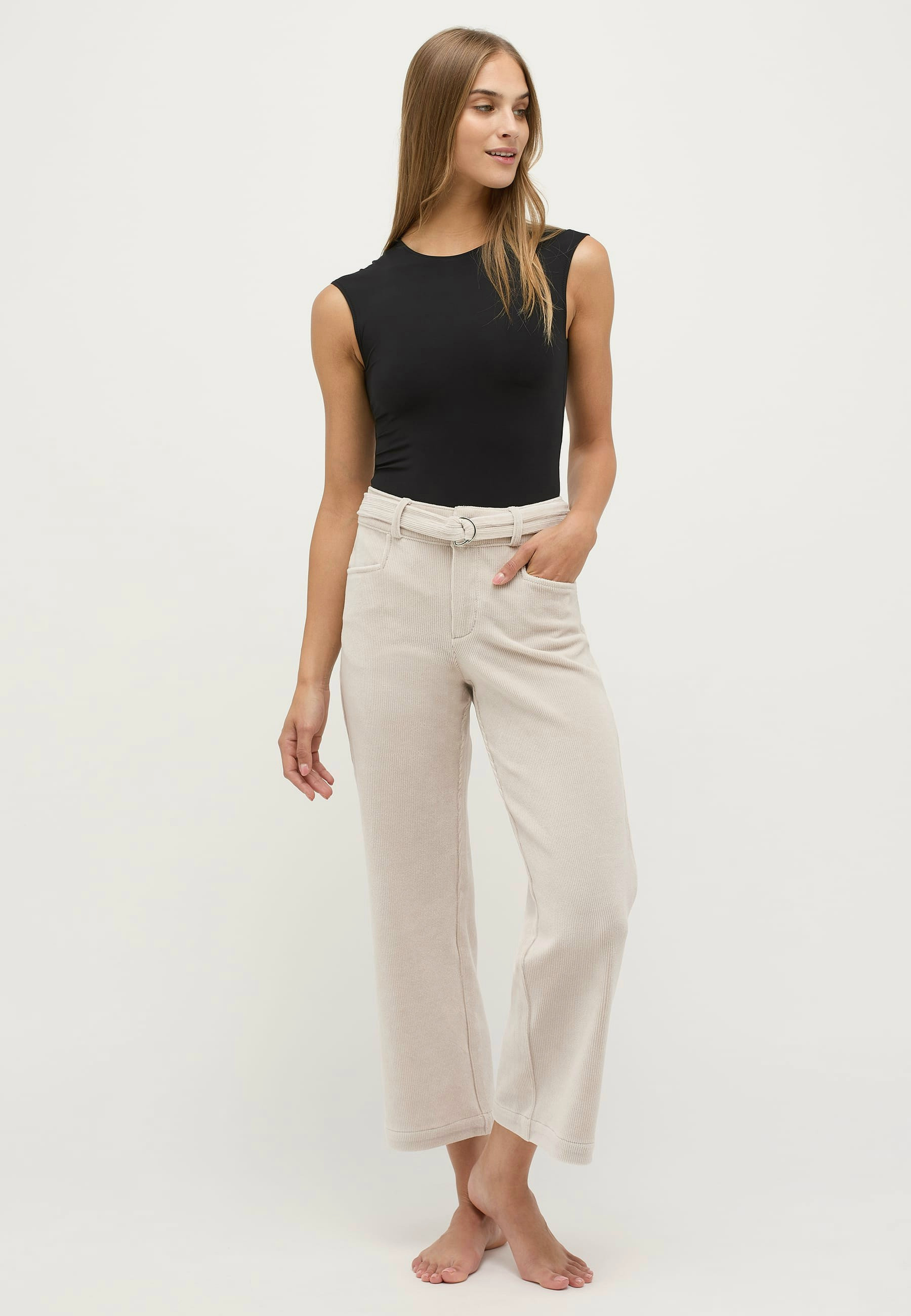 Relaxed Fit Hose mit Elasthananteil – Rückansicht
