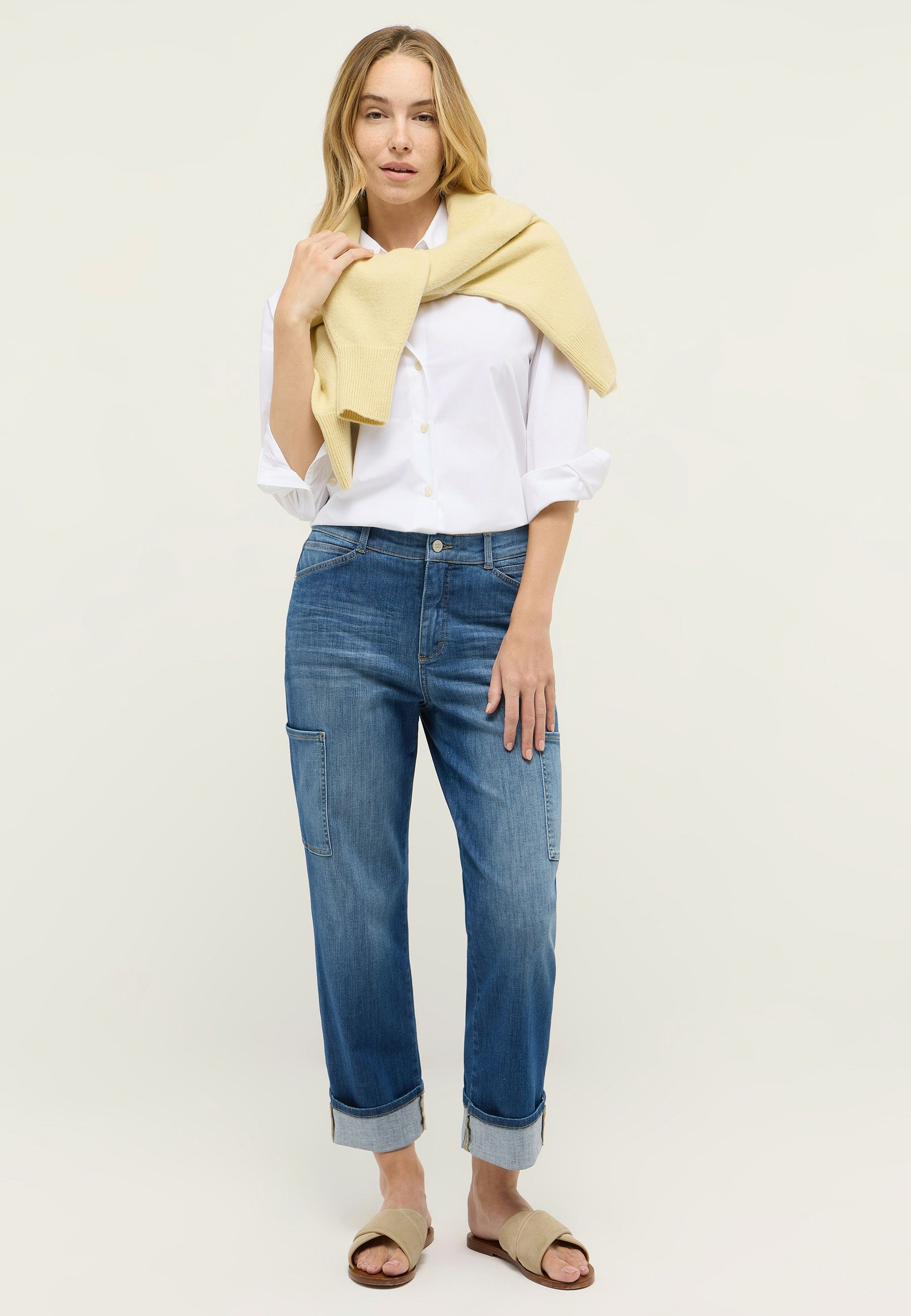 Relaxed Fit Cargo Hose aus recyceltem Polyester – Rückansicht