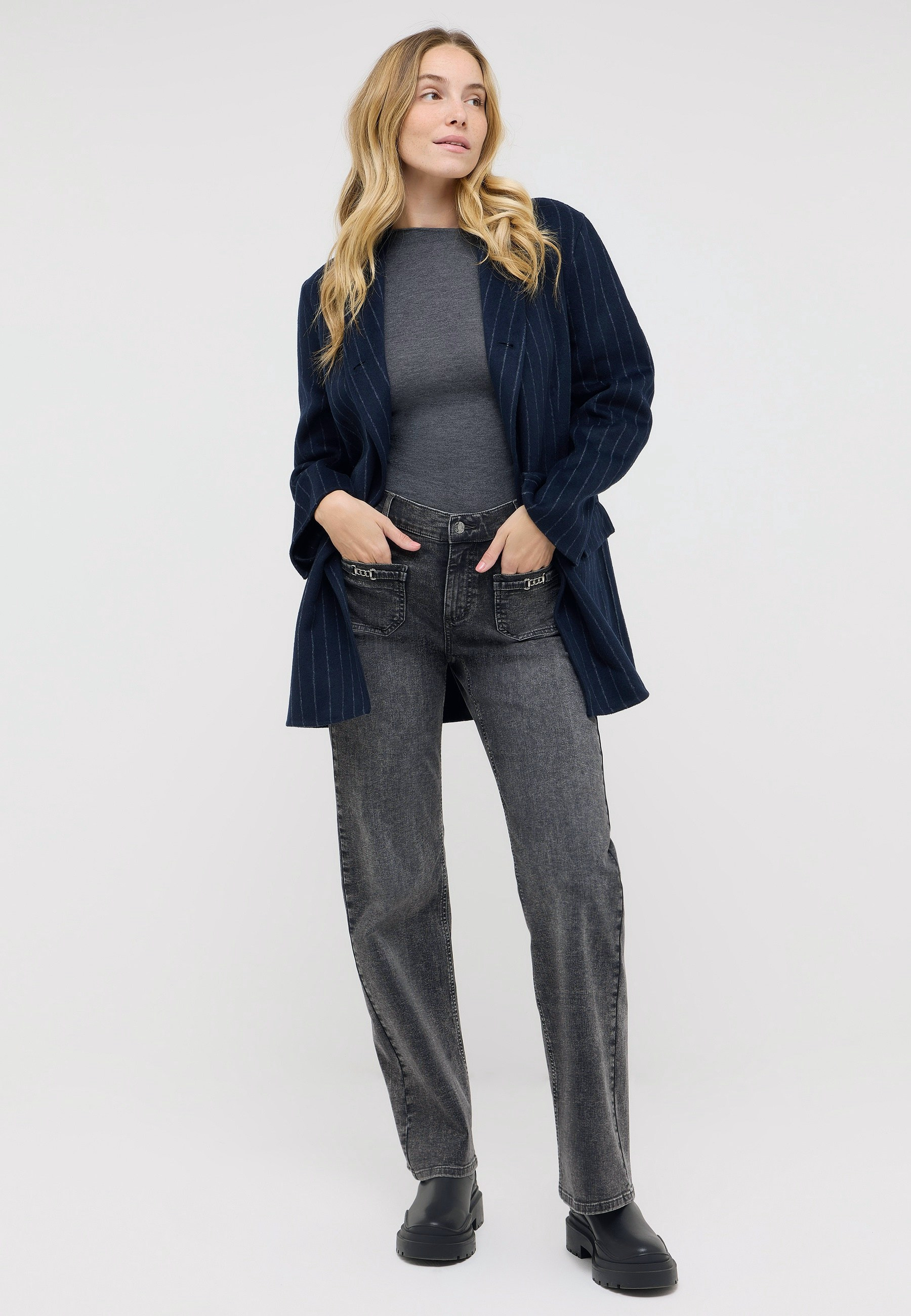 Relaxed Fit Hose aus Baumwolle und Polyester – Rückansicht