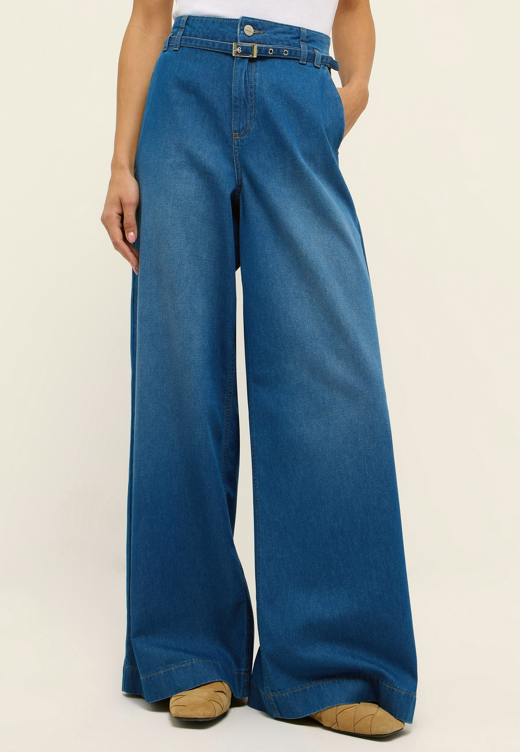 Relaxed Fit Hose für Frauen | Angels