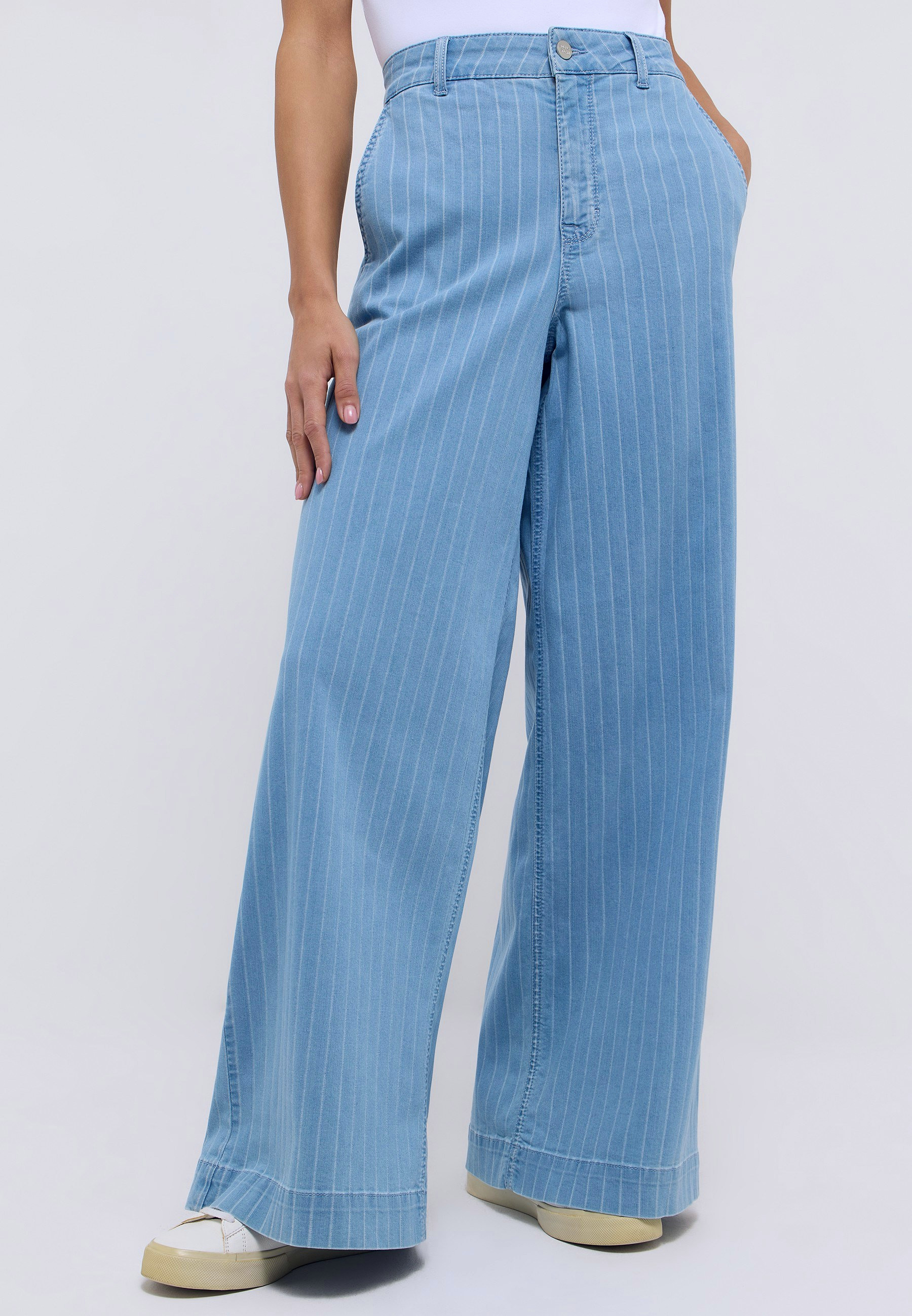 Relaxed Fit Hose mit Nadelstreifen | Angels