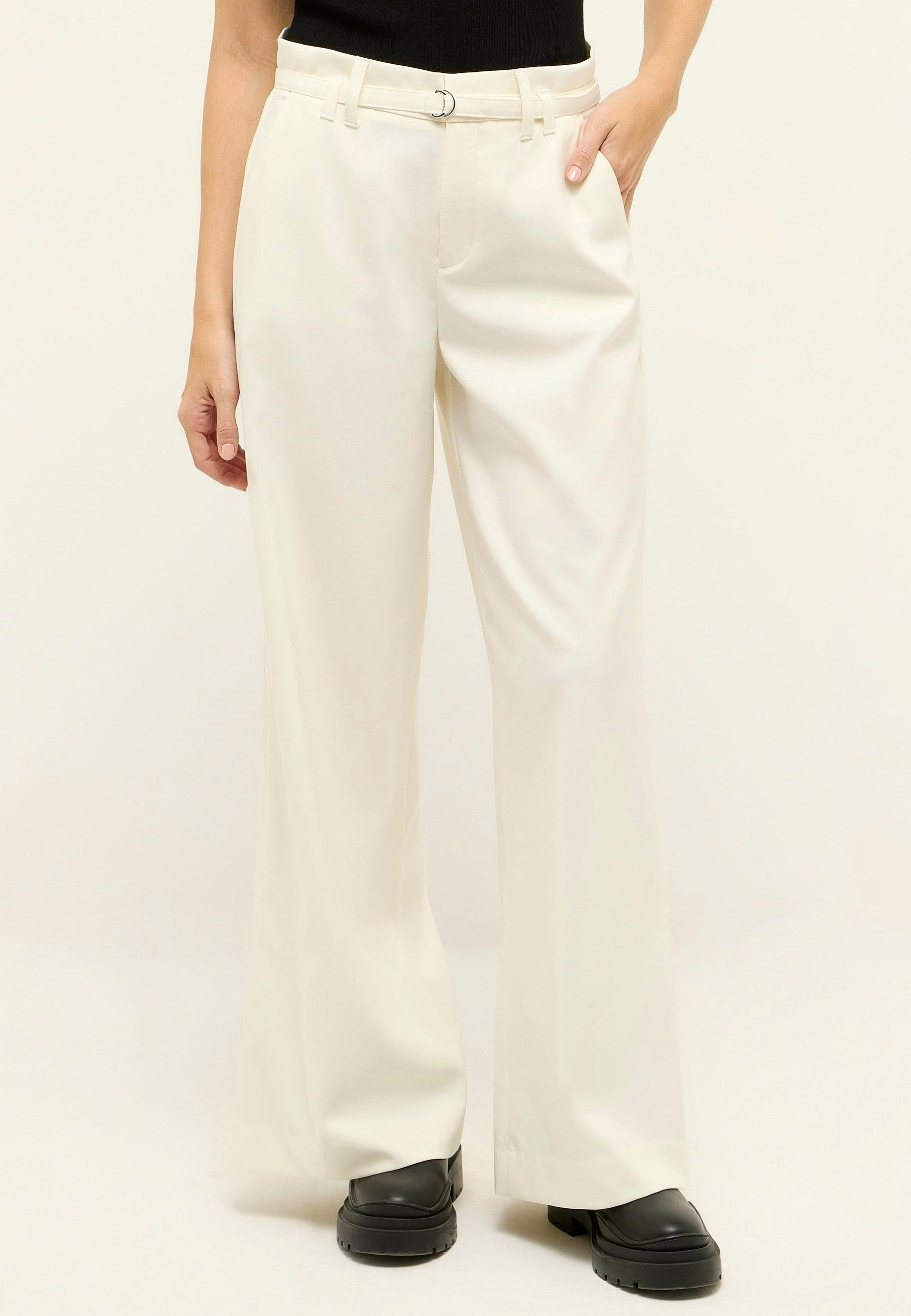Relaxed Fit Hose Off Damen | Angels