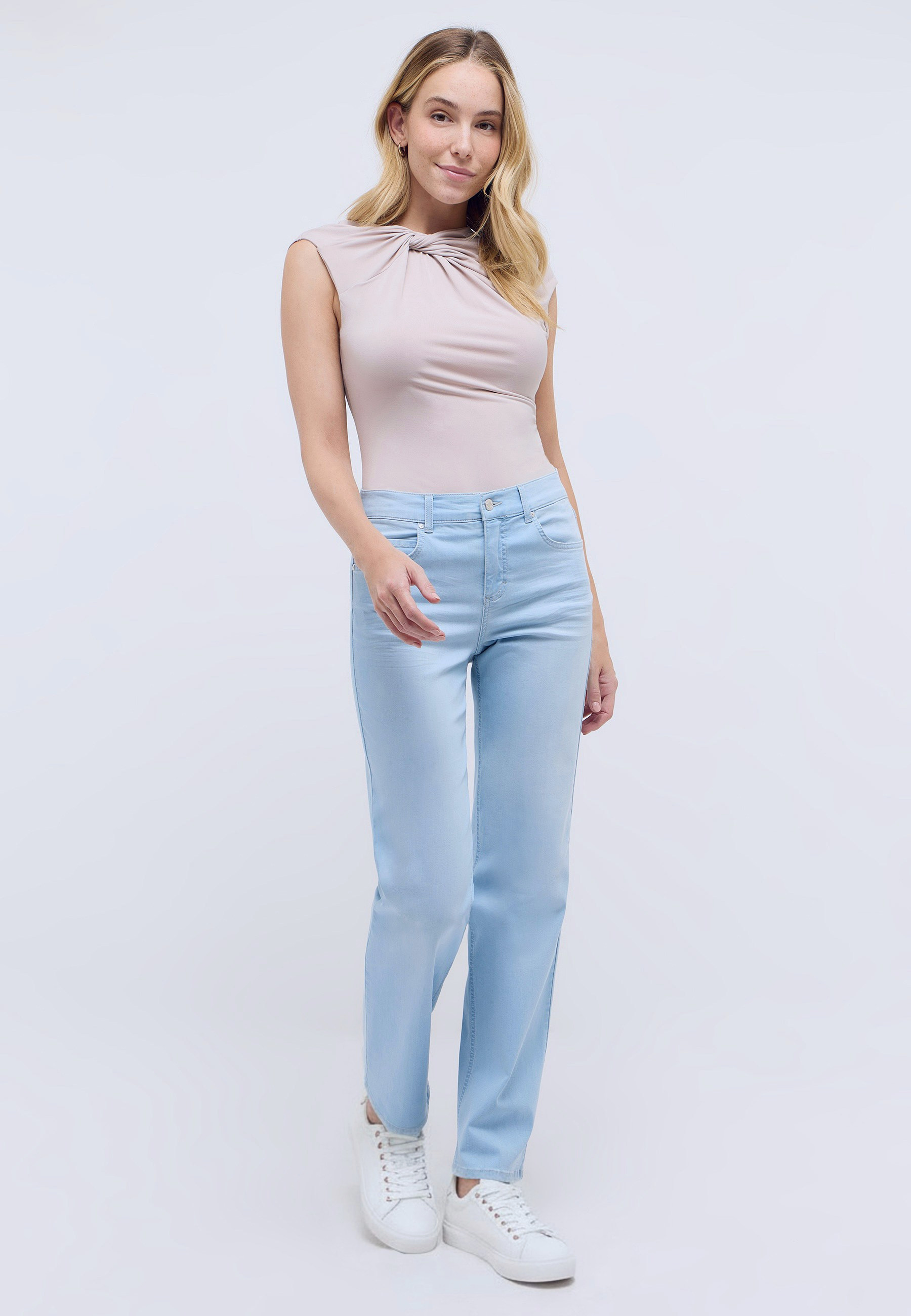 Straight Fit Hose mit Polyester und Elasthan – Rückansicht