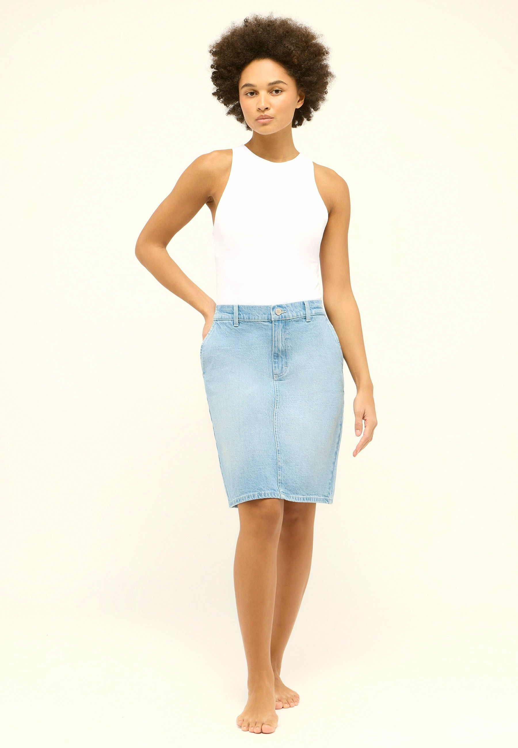 Vintage Denim Rock mit Slim Fit Passform – Rückansicht